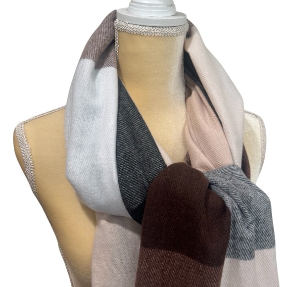 NEW Pashmina Neutral Colored Checkered Fringe 100% Cashmere Scarf Size 27x64 - Picture 3 of 10